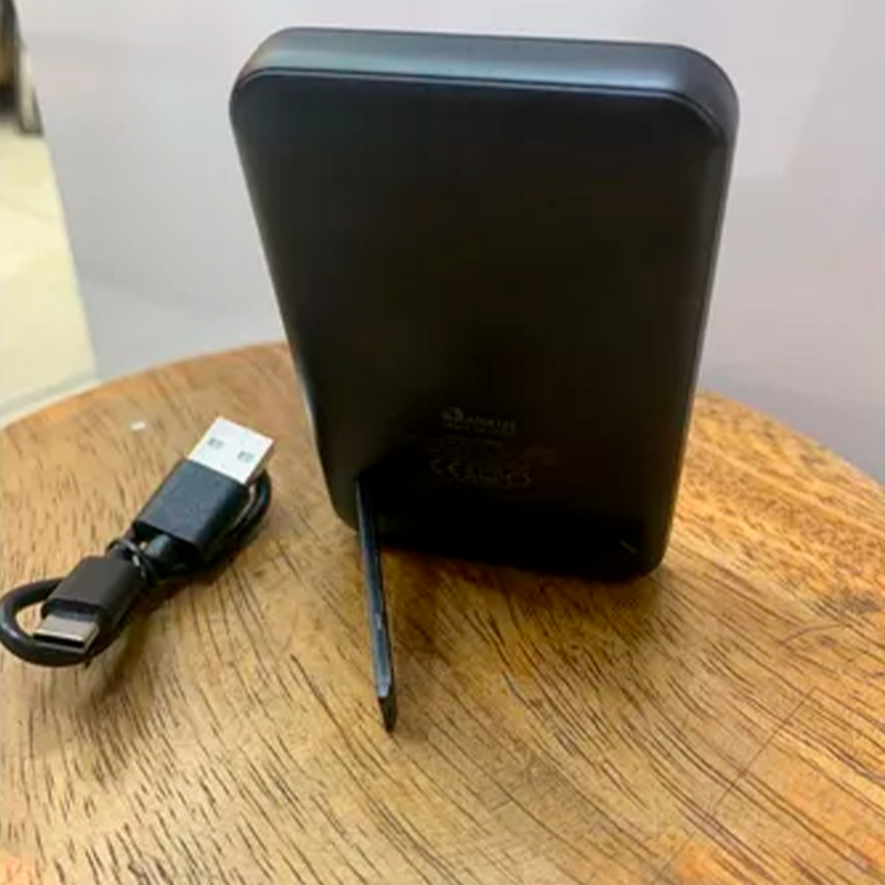 Mini Power Bank Carga Rápida Sem Fio 5000 Mah Knc-8885
